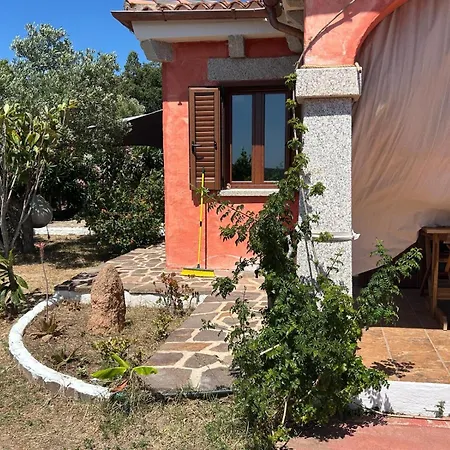 Con Giardino E Spettacolare Vista Mare A Villa Porto San Paolo (Sardinia)